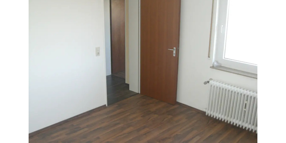 Etagenwohnung Straubenhardt - 3 Zimmer, 81 m&sup2;, 225.000&euro; | Angebot:23847097