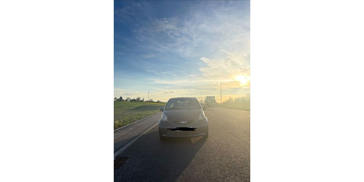 Toyota Aygo (X) 99.100 km 3.199 &euro; Bretten 75015