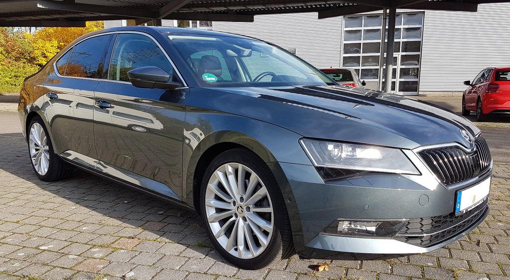 Skoda Superb 82.000 km 19.950 &euro; Magstadt 71106