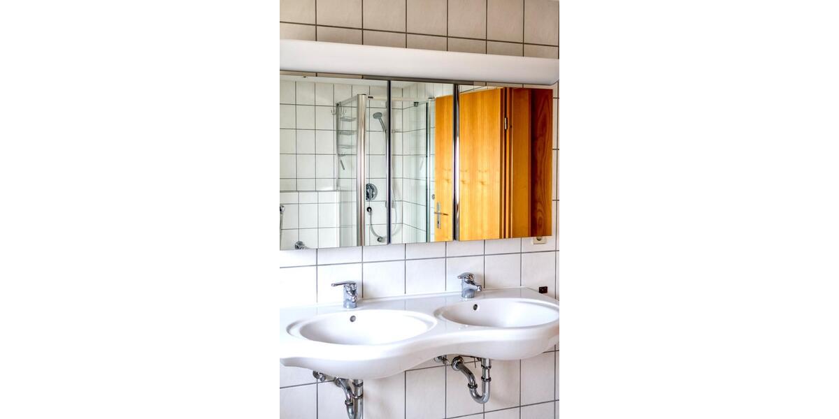 Doppelhaushälfte Wimsheim - 7.5 Zimmer, 170 m&sup2;, 2.100&euro; | Angebot:26048716