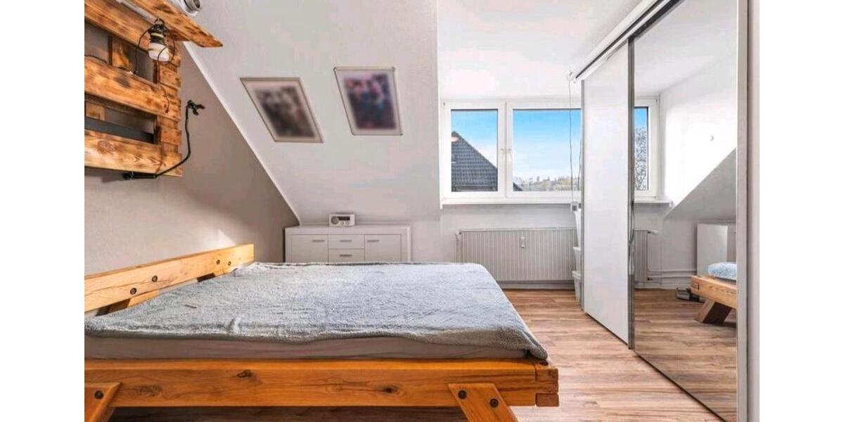 Dachgeschoßwohnung Pforzheim - 3.5 Zimmer, 72 m&sup2;, 215.000&euro; | Angebot:25220219