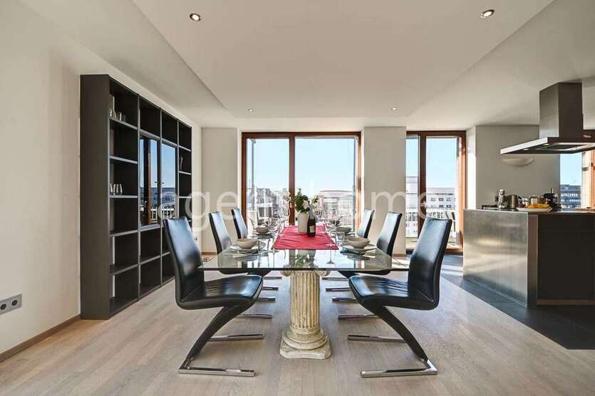 Wohnung zum Mieten in Sindelfingen 2.990 € 200 m²