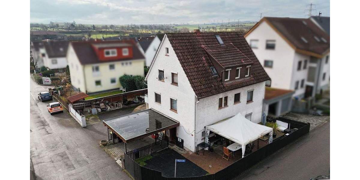 Das perfekte Duo: Zweifamilienhaus mit eigener Werkstatt & flexiblen Wohnmöglichkeiten 6 zimmer