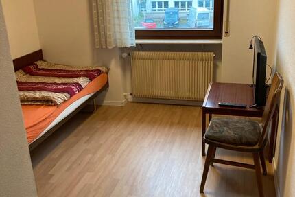 Einzelzimmer mit eigenem Bad und WC und Gemeinschaftsküche 1 zimmer