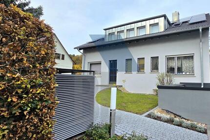 Wohnen mit Aussicht – charmante 2,5-Zimmer-Wohnung mit großem Balkon und Wohlfühlambiente 2.5 zimmer