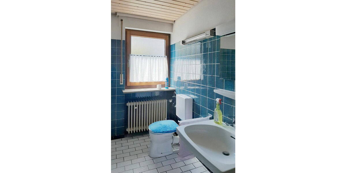 Reihenmittelhaus Ditzingen - 7 Zimmer, 162 m&sup2;, 540.000&euro; | Angebot:26477778