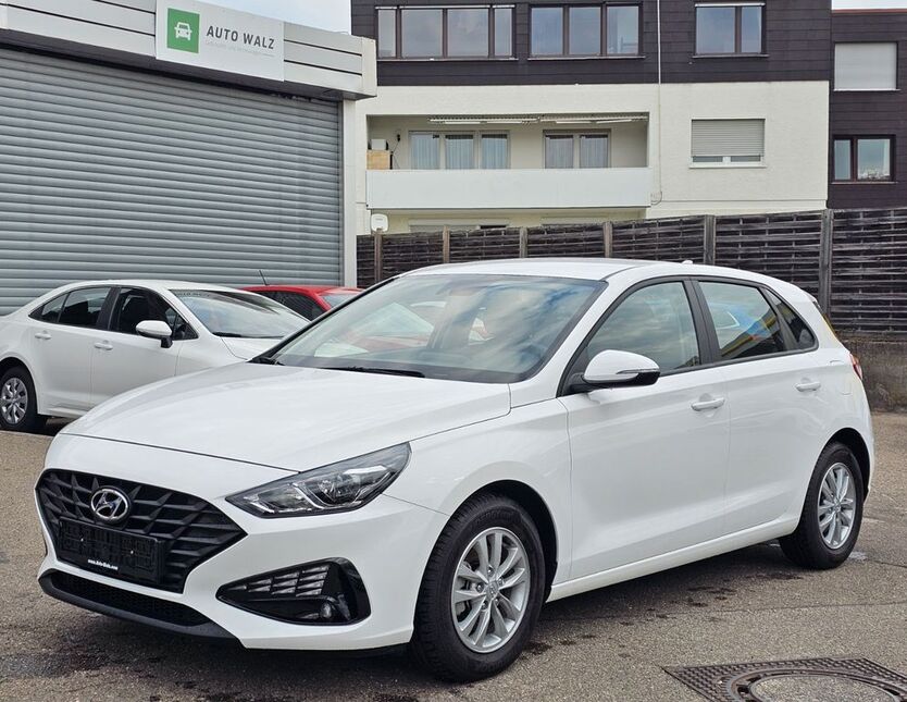 i30