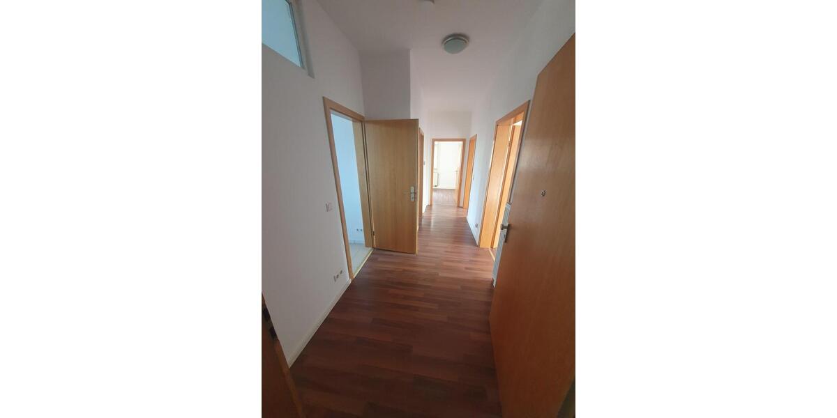 Helle 3Zimmer-Wohnung mit neuem Balkon nähe Bahnhof 3 zimmer