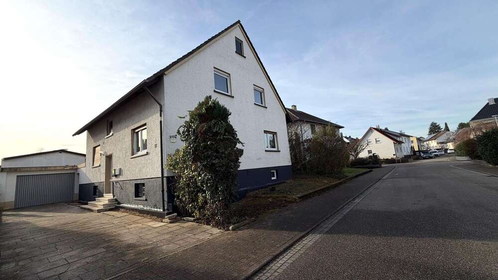Haus zum Kaufen in Kraichtal 369.000 € 175 m² 12 zimmer