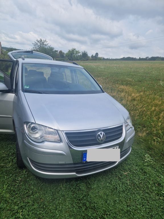 VW Touran 134.246 km 5.400 € Bad Teinach Zavelstein 75385