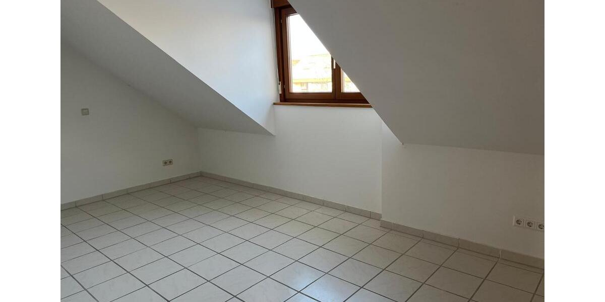 Einfamilienhaus Leonberg - 7 Zimmer, 192 m&sup2;, 2.000&euro; | Angebot:26357981