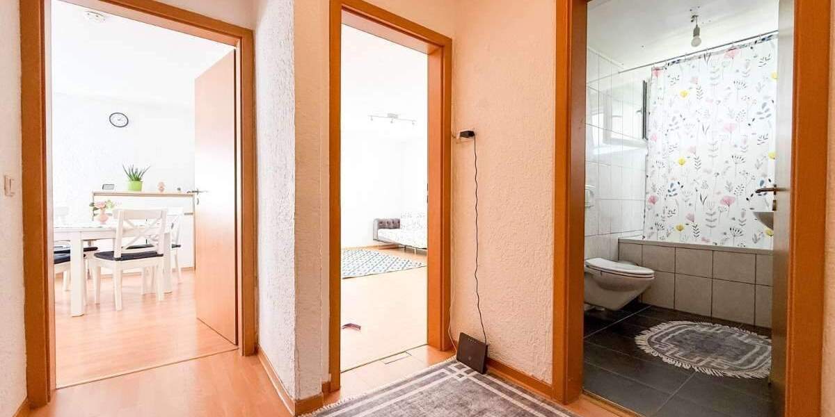 Modernisiertes 4-Familienhaus fußläufig zur S-Bahn 1 zimmer