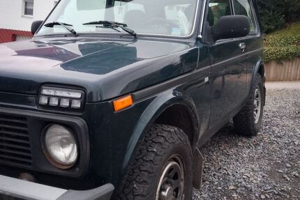 Lada Niva 99.500 km 11.400 &euro; Karlsbad 76307