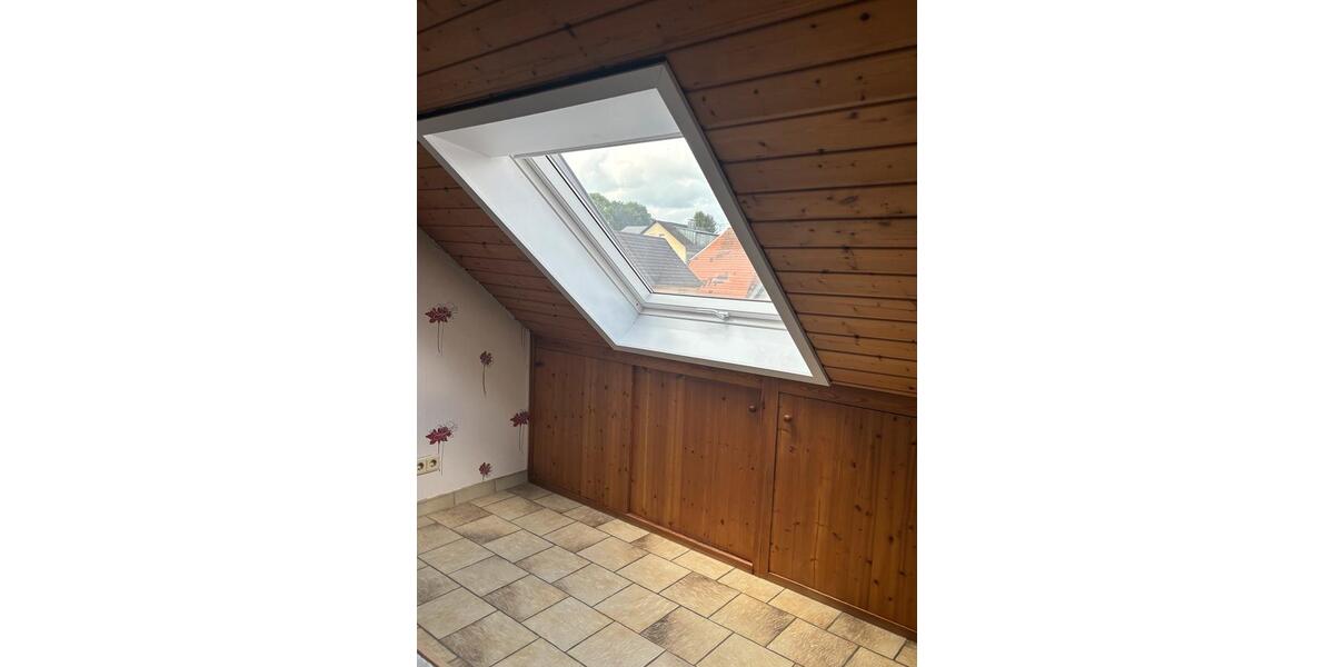 Dachgeschoßwohnung Walzbachtal - 1 Zimmer, 65 m&sup2;, 880&euro; | Angebot:26491806