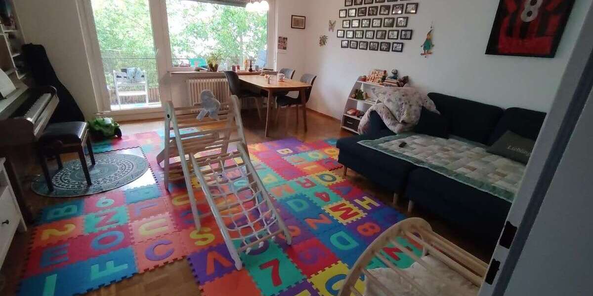 Etagenwohnung Karlsruhe Südstadt - 3 Zimmer, 83 m&sup2;, 1.050&euro; | Angebot:26394862