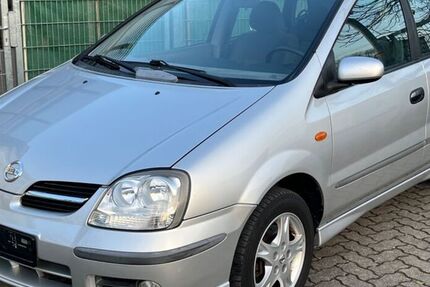 Nissan Almera Tino