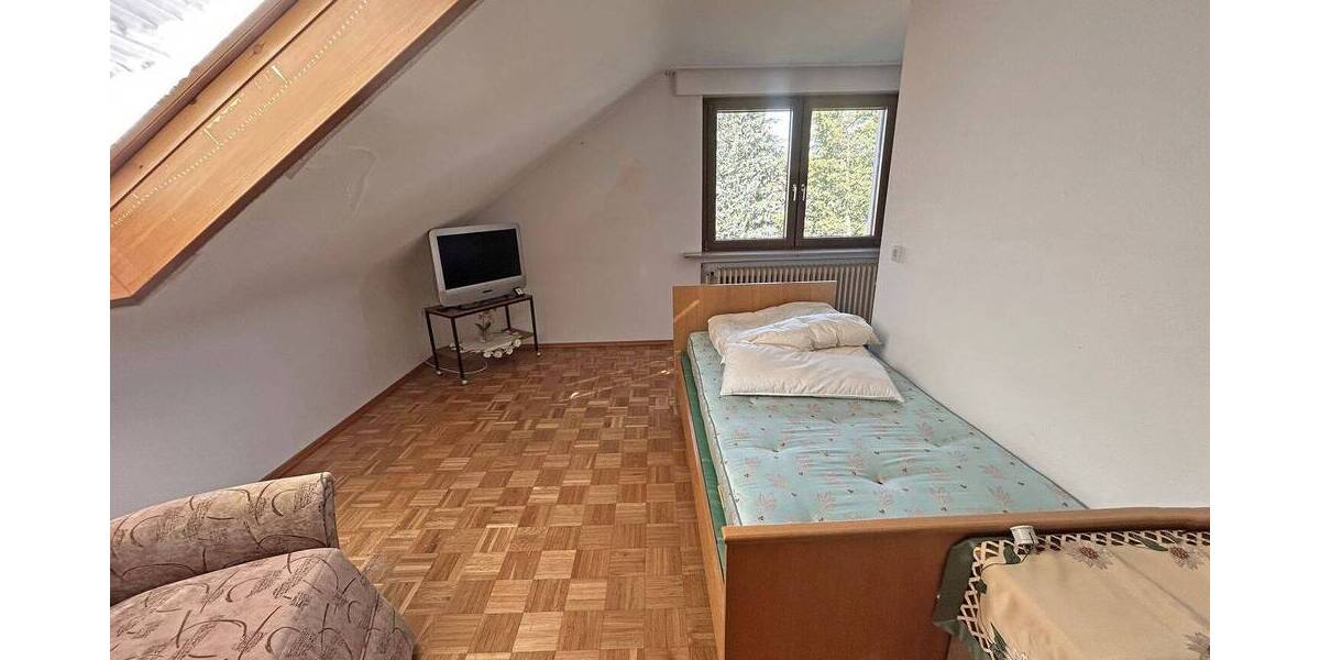 Viel Platz bietet Ihnen dieses Zweifamilienhaus in bester Wohnlage 1 zimmer