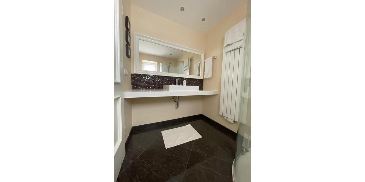 Einfamilienhaus Waldbronn - 8 Zimmer, 250 m&sup2;, 2.800&euro; | Angebot:25963883