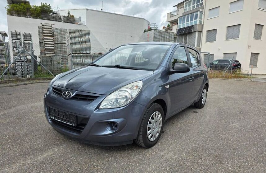 i20