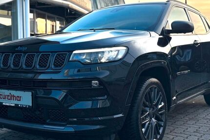 Jeep Compass 42.200 km 22.290 &euro; Karlsruhe 76185