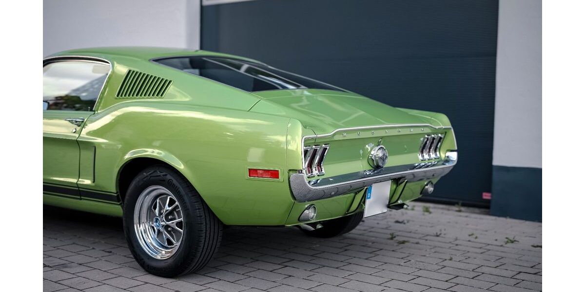 Ford Mustang 98.000 km 69.900 &euro; Oberderdingen 75038