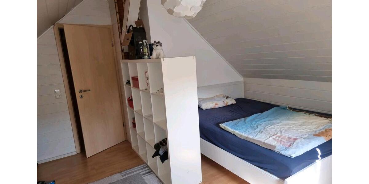 4 Zimmer plus 1 Zimmer im Dachgeschoss 4 zimmer