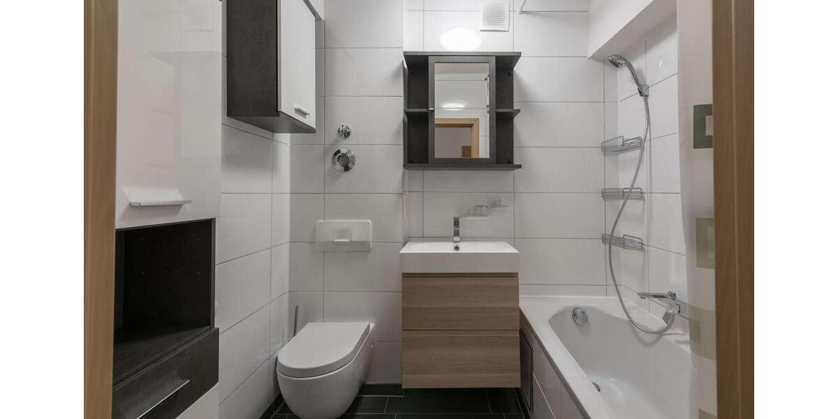 WG Zimmer in Pforzheim Zentrum in möbelierter 3er WG - 550 Meter vom HBF Pforzheim 1 zimmer