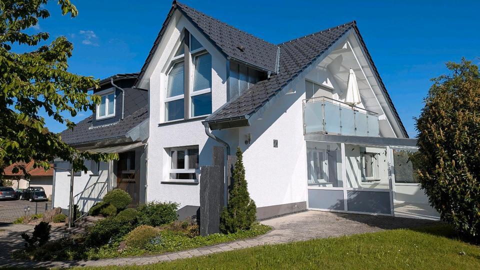 Fast ein Einfamilienhaus! Erdgeschoßwohnung mit ELW, und Garten
