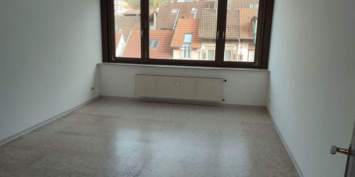 Etagenwohnung Bad Wildbad - 3 Zimmer, 104 m&sup2;, 175.000&euro; | Angebot:25780875