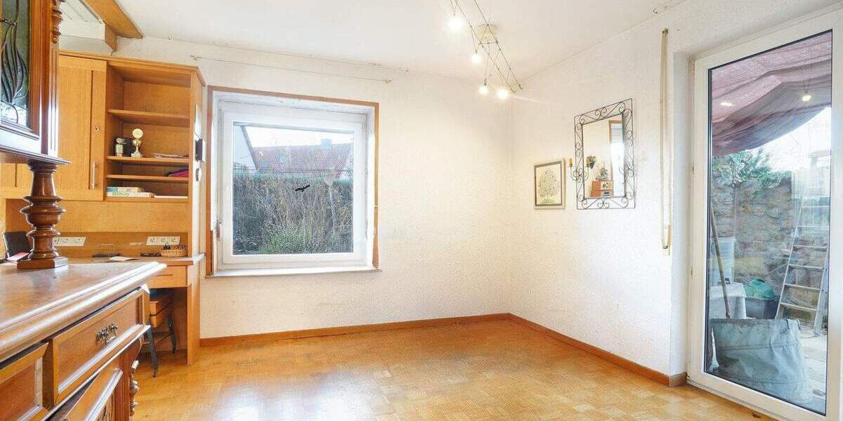 Einfamilienhaus Bretten - 7 Zimmer, 220 m&sup2;, 685.000&euro; | Angebot:25777708