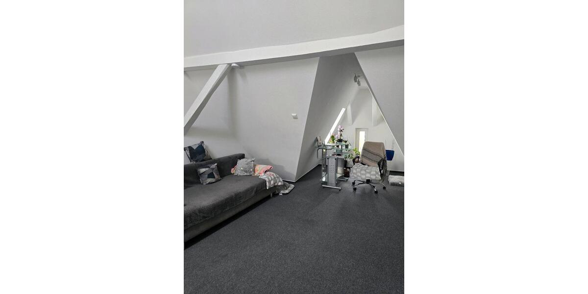 Dachgeschoßwohnung Pforzheim - 2 Zimmer, 43 m&sup2;, 420&euro; | Angebot:26331943