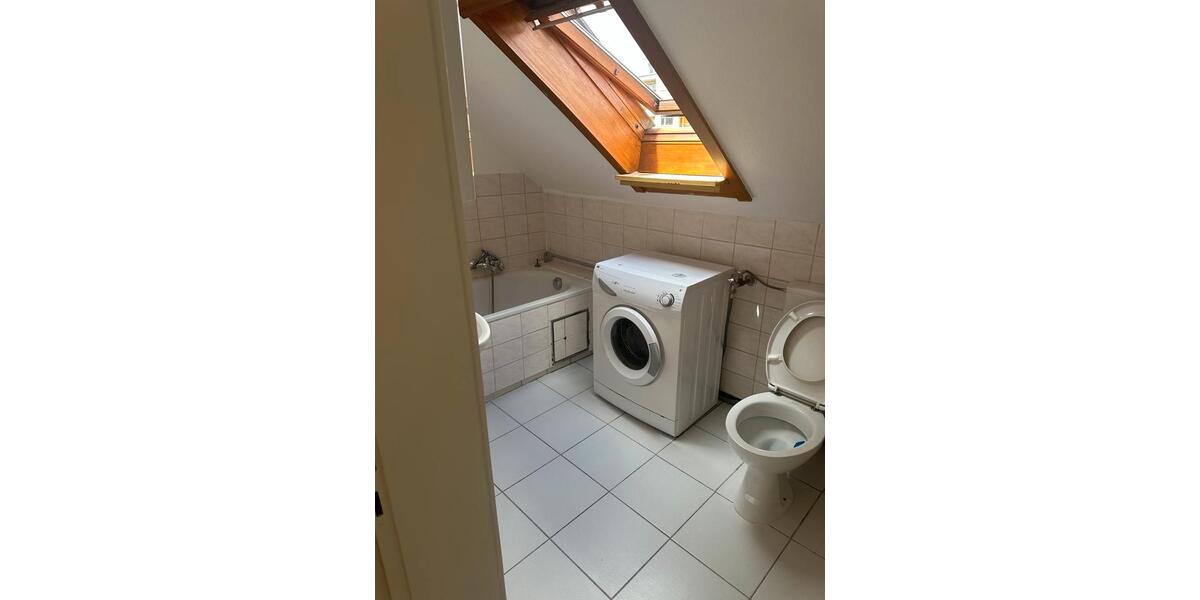 Dachgeschoßwohnung Leonberg - 2 Zimmer, 65 m&sup2;, 800&euro; | Angebot:26673967