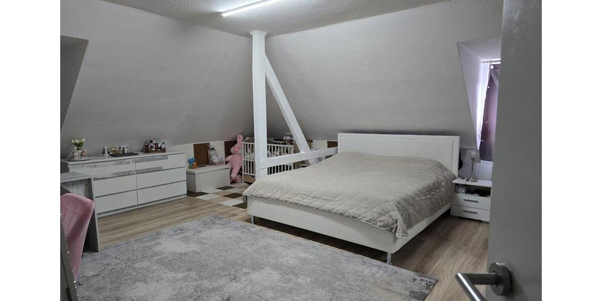 Dachgeschoßwohnung Pforzheim - 3 Zimmer, 95 m&sup2;, 199.000&euro; | Angebot:26058386