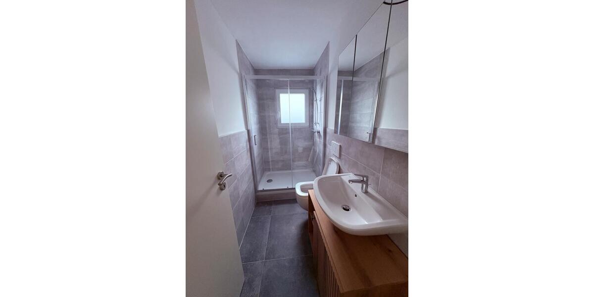 Etagenwohnung Pforzheim Nordstadt - 8 Zimmer, 15 m&sup2;, 500&euro; | Angebot:25642687