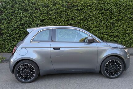 Fiat 500e 13.570 km 25.199 € Sindelfingen 71069