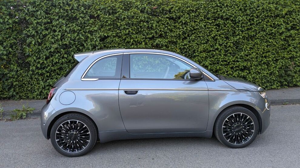 Fiat 500e 13.570 km 25.199 € Sindelfingen 71069