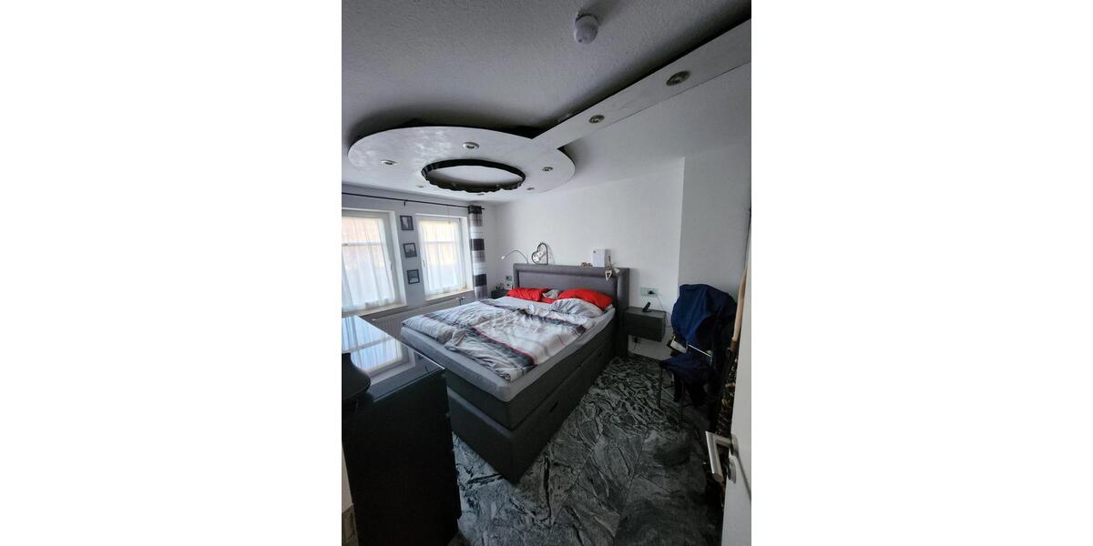 Große 4-Zi-EG-Wohnung mit Terrasse & TG – ruhige Waldrandlage 4 zimmer