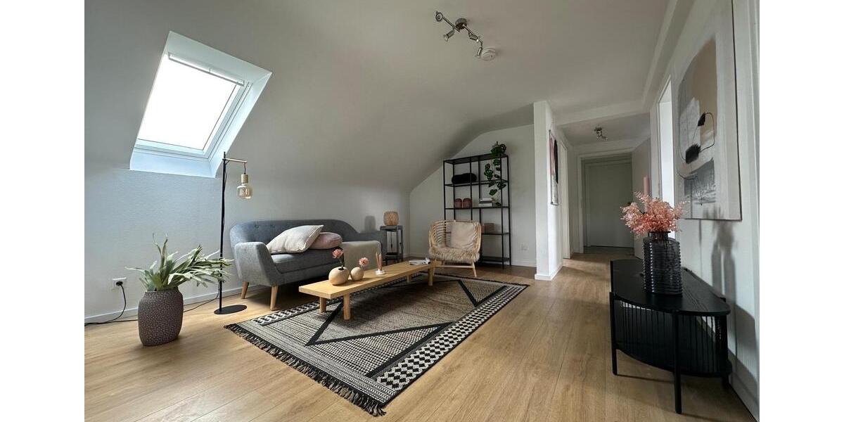 Dachgeschoßwohnung Ditzingen - 2.5 Zimmer, 52 m&sup2;, 900&euro; | Angebot:26464801