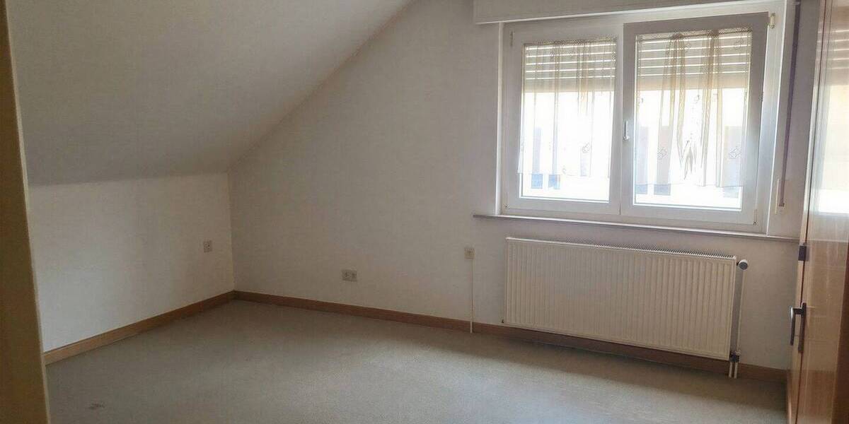 Etagenwohnung Straubenhardt Feldrennach - 9 Zimmer, 188 m&sup2;, 385.000&euro; | Angebot:26293087