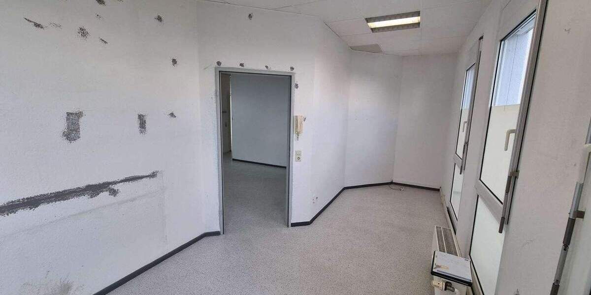 Gewerbeobjekt Karlsbad Langensteinbach - 4 Zimmer, 120 m&sup2;, 900&euro; | Angebot:23982181