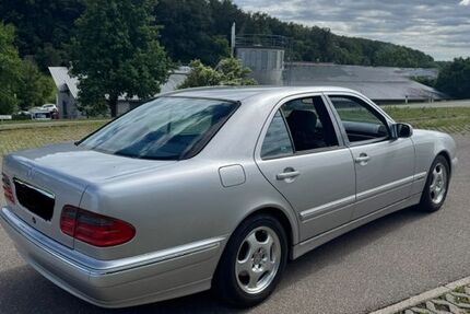 Mercedes-Benz E 200 79.500 km 8.900 &euro; Gechingen 75391
