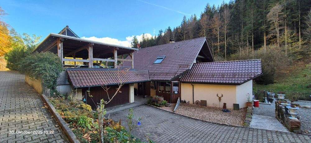 Mehrfamilienhaus, Wohnhaus Bad Wildbad - 8 Zimmer, 221 m&sup2;, 712.000&euro; | Angebot:25780878