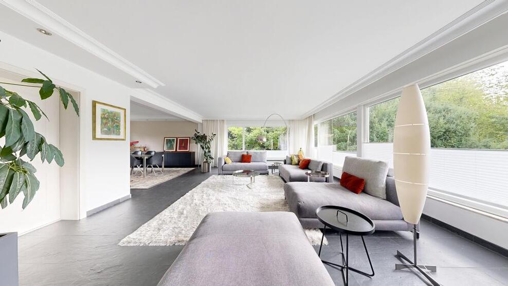 Exklusives, großes Einfamilienhaus in guter und ruhiger Ortsrand-Lage 9 zimmer