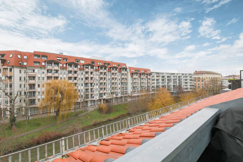 Umfassend saniertes 8-Familienhaus mit weiterem Mietsteigerungspotenzial!