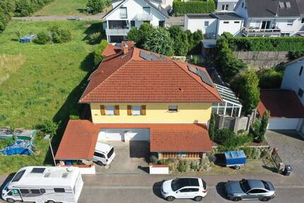 Mediterranes Einfamilienhaus in ruhiger Lage. Provisionsfrei, da Privatverkauf !!!
