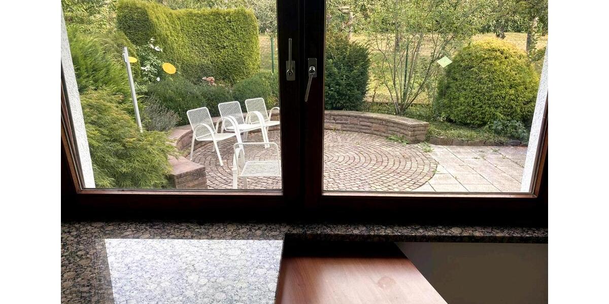 Erdgeschoßwohnung Sindelfingen - 3 Zimmer, 100 m&sup2;, 1.600&euro; | Angebot:27552461