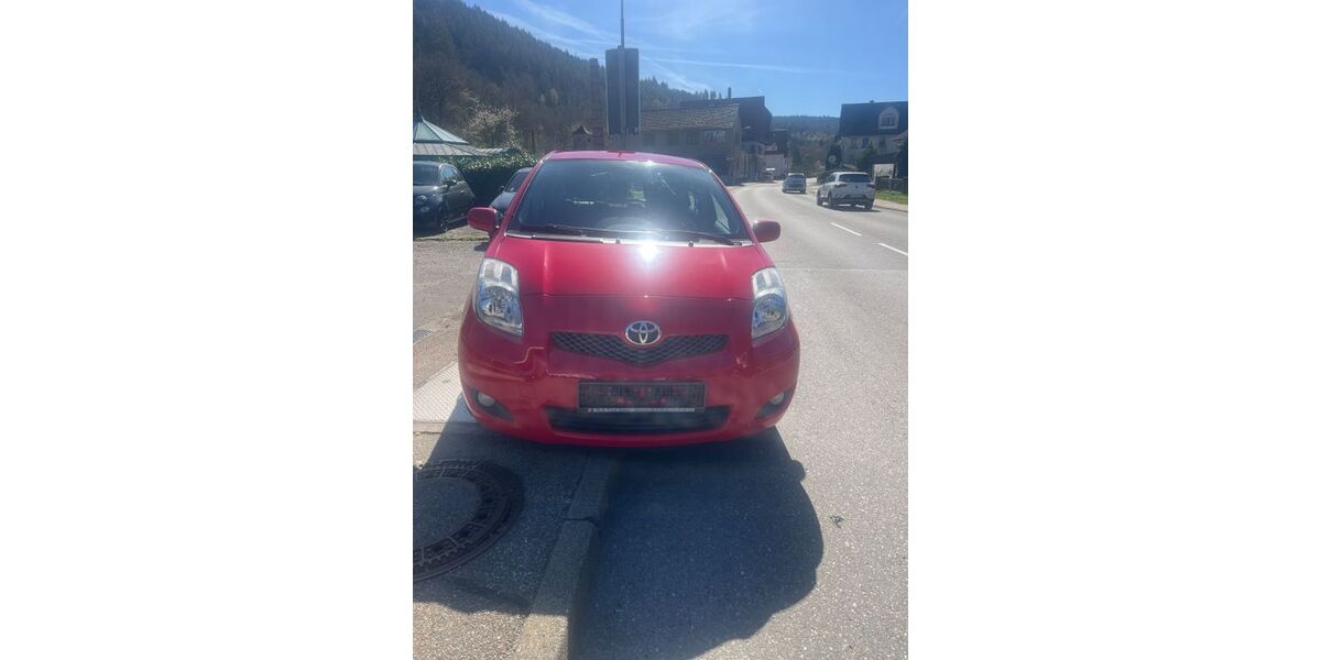 Toyota Yaris 197.000 km 4.000 &euro; Unterreichenbach 75399
