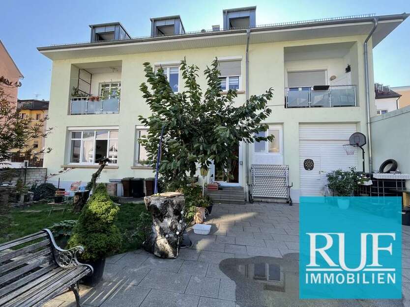 Haus zum Kaufen in Pforzheim 760.000 € 330 m²