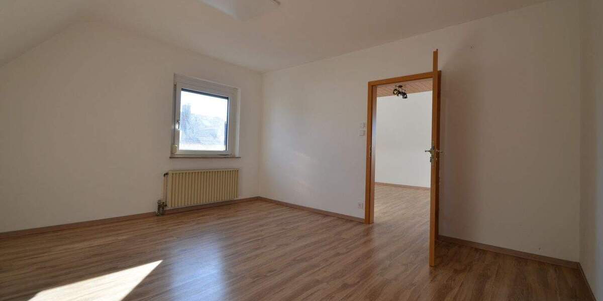 Mehrfamilienhaus, Wohnhaus Rutesheim - 7 Zimmer, 178 m&sup2;, 590.000&euro; | Angebot:25704324