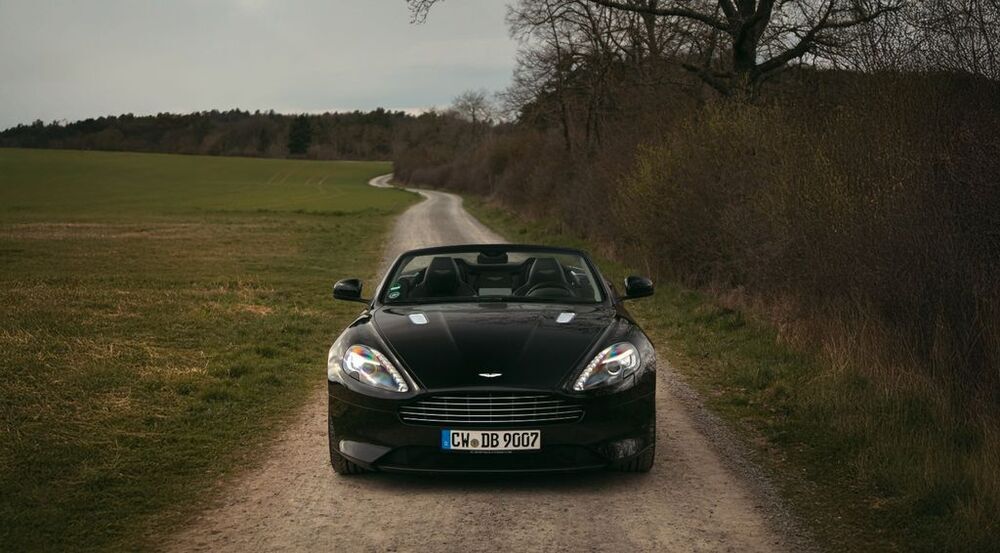 DB9